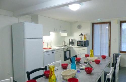 Louroux-de-Bouble Casa | Grand gîte familial avec terrasse et animaux acceptés à Louroux - FR-1-489-569