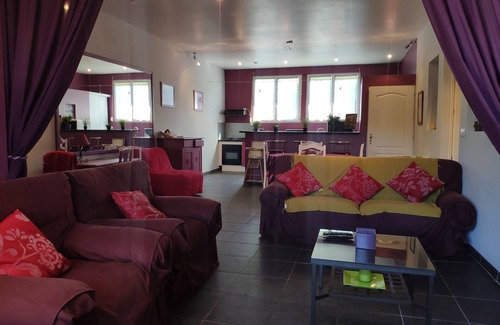 Hoerdt Casa | Grand Gîte Familial Pour 6 à 9 Personnes. Situé en Zone Hippique au Calme