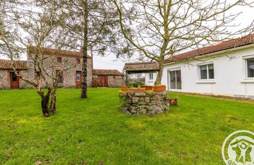 Les Cerqueux Casa | Grand gîte familial près du Puy du Fou, wifi, animaux admis, jardin - FR-1-622-96