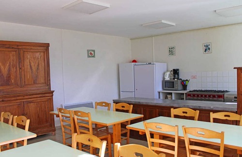 La Chabanne Cabaña | Casa en Montaña Bourbonnaise: Ideal para Grupos, Mascotas Bienvenidas, Cerca de Distrito de Esquí