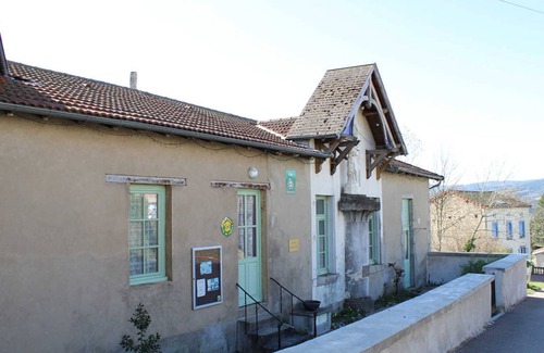 La Chabanne Cabaña | Casa en Montaña Bourbonnaise: Ideal para Grupos, Mascotas Bienvenidas, Cerca de Distrito de Esquí