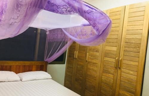 Jinja Cabina | Grand Grove Villa