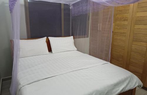 Jinja Cabina | Grand Grove Villa