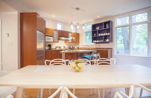 Cedarvale Casa | Grand Hillcrest Home