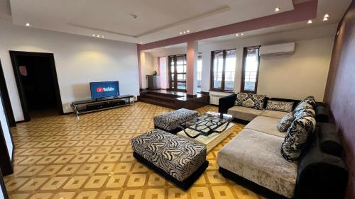Nork-Marash Hotel | Grand Hills