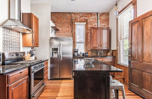 Whittier Casa | Beautiful 4 bed, 3 bath, heart of Denver, 2 blocks to City Park, free parking