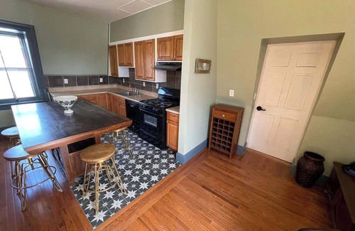 Seneca Falls Apartamento | Grand Historic Downtown Apartment