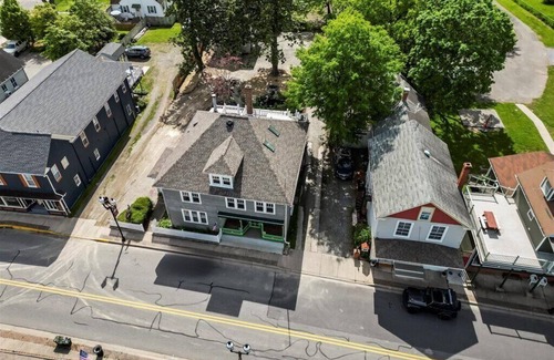 Rock Hall Casa | Grand home located right on Main St, walk to Chesapeake Bay & great restaurants