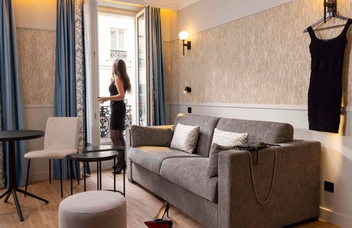 Quartier du Gros-Caillou Hotel | Grand Hotel Leveque