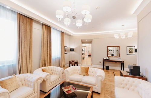 Kentron Hotel | Grand Hotel Yerevan