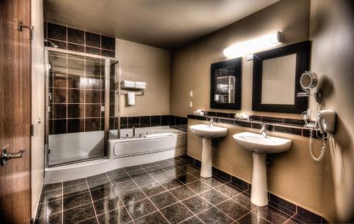 Grande Prairie Apartamento | Grand Inn & Residence- Grande Prairie