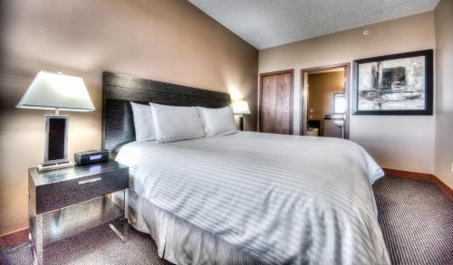 Grande Prairie Apartamento | Grand Inn & Residence- Grande Prairie