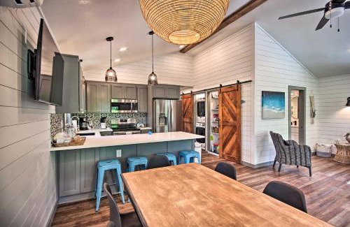 Eucha Casa | Grand Lake Cottage with Hot Tub in Eucha