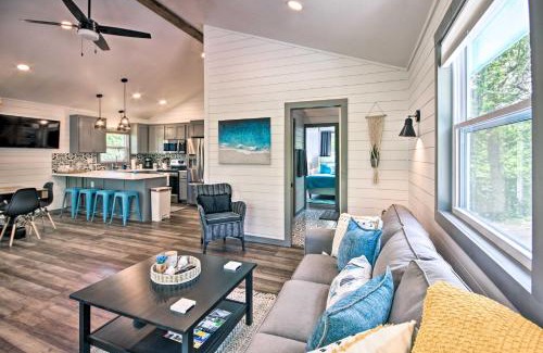 Eucha Casa | Grand Lake Cottage with Hot Tub in Eucha