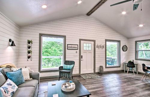 Eucha Casa | Grand Lake Cottage with Hot Tub in Eucha