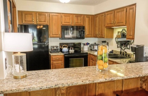 Shangri-La Estates Condominio | Grand Lake Getaway – Vista Towers 10th Floor Condo with Golf & Lake Views
