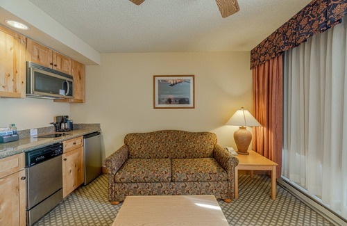 Crested Butte Condominio | Grand Lodge Condo In The Heart Of Mt Crested Butte 1 Bedroom Condo - No Cleaning Fee! by RedAwning