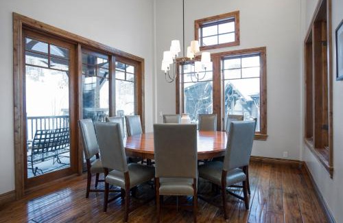 Empire Pass Apartamento | Grand Lodge - Five Bedroom #402 - Ski-in ski-out condo