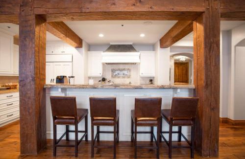 Empire Pass Apartamento | Grand Lodge - Five Bedroom #402 - Ski-in ski-out condo