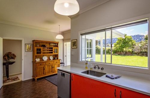 Ohakune Casa | Grand Lodge - Ohakune Holiday Home