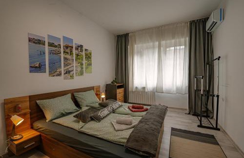 Sofia City Center Apartamento | Grand Luxury Condo by NDK and National Stadium with Free Security Parking