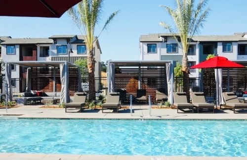 Encino Condominio | Grand Luxury