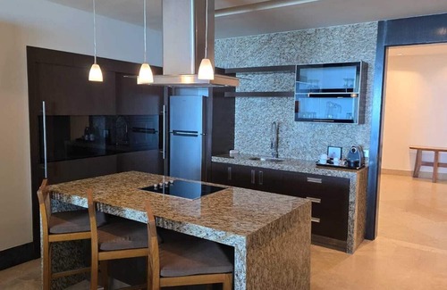 Nuevo Vallarta Hotel | Grand Luxxe