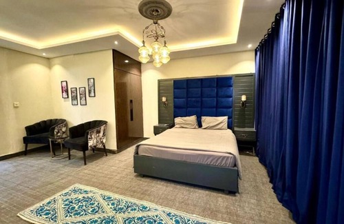 F-6 Sector Hotel | Grand Manor House