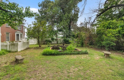 Fort Smith Apartamento | Royal Crown suite with a king size bed/Gameroom/Coffee bars/Huge tub/Grand Colonial