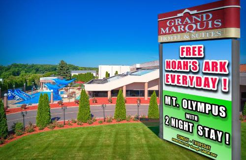 Lake Delton Hotel | Grand Marquis Waterpark Hotel & Suites