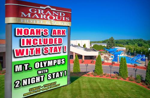 Lake Delton Hotel | Grand Marquis Waterpark Hotel & Suites