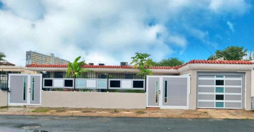 Sabana Abajo Apartamento | Grand Monseratte House