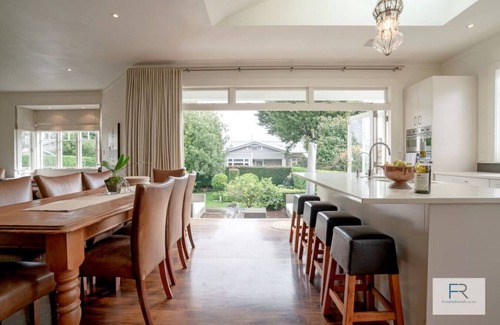 Mount Eden Casa | Grand Mount Eden Villa