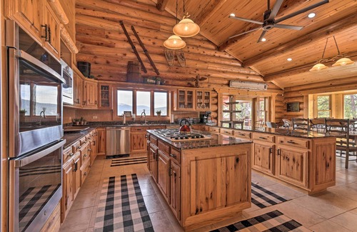 Eagle Nest Cabina | Grand Mountain Retreat in Angel Fire w/ Game Room!