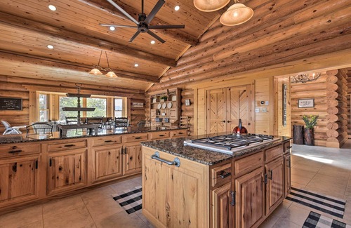 Eagle Nest Cabina | Grand Mountain Retreat in Angel Fire w/ Game Room!