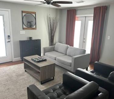 Tampa Heights Apartamento | Grand Oaks Retreat in the Heights