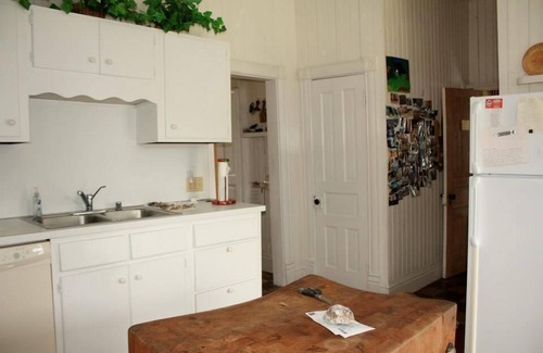 Oden Casa | Grand Old Lakefront Cottage