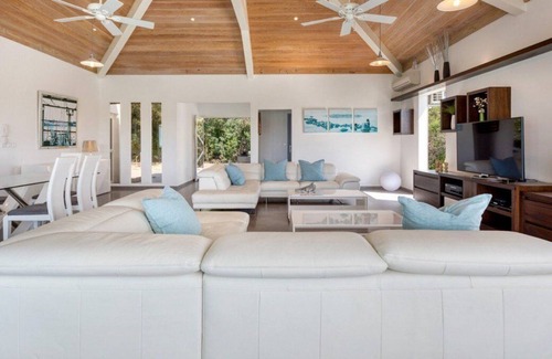 Plum Bay Villa | Grand Palms in Terres Basses - Serene and Private, Walking Distance to the Beach