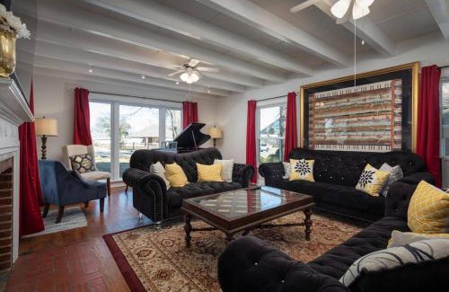 Fort Worth Casa | Grand Performance Home 3 min to Downtown, Stockyard, AT&T