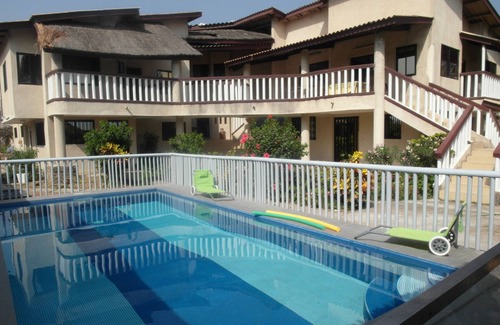 Grand Popo Casa | Grand Popo (Benin): Casa de carácter con jardín, piscina y vistas panorámicas