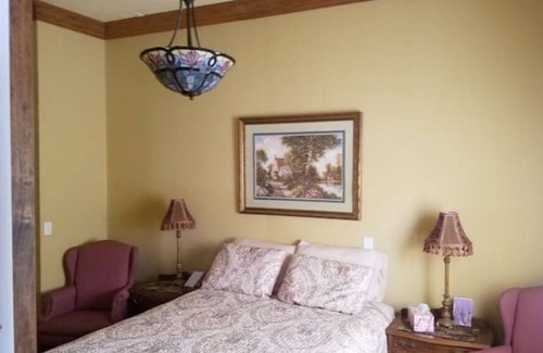 Ash Grove Apartamento | GRAND REOPENING Ash Grove home with a Zen feel