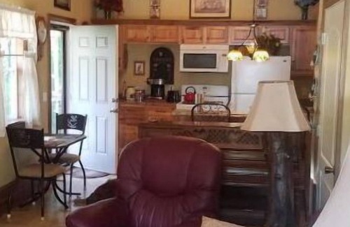 Ash Grove Apartamento | GRAND REOPENING Ash Grove home with a Zen feel