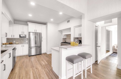 Old Northwood Casa | Historical Residence / Heated Pool / Emerald Key | RESlDENCES