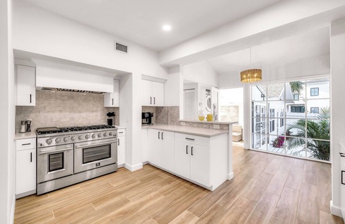 Old Northwood Casa | Historical Residence / Heated Pool / Emerald Key | RESlDENCES