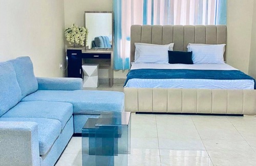 Abu Shagara Apartamento | Grand Sakura Hotel Apartments in superb Sharjah with WiFi, AC