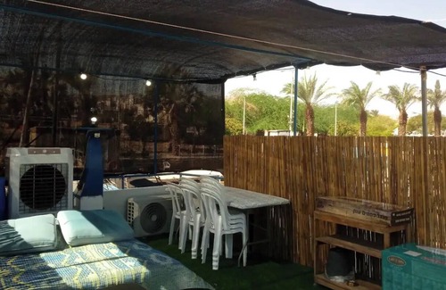 Negev Desert Alquiler De Eote | Grand SeaSuite Duplex Suite on the Water + Attached Car