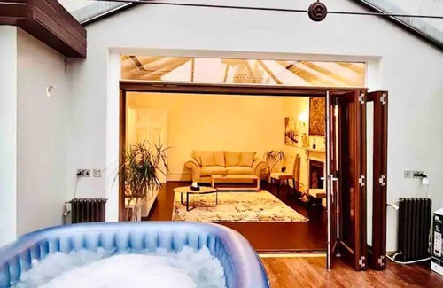 South Acton Apartamento | Grand, Spacious 3bed 2bath with Garden and Hot Tub