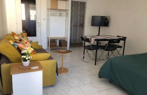 La Ferte-sous-Jouarre Apartamento | Grand Studio calme centre-ville