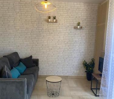 Hyeres City Centre Apartamento | Grand Studio dans Résidence avec Piscine