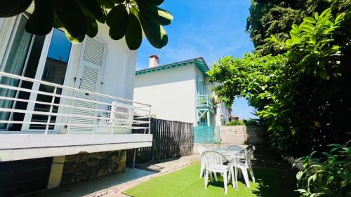 La Madeleine Apartamento | Grand studio dans villa - Emplacement unique - Proche mer - Clim - Grande Terrasse
